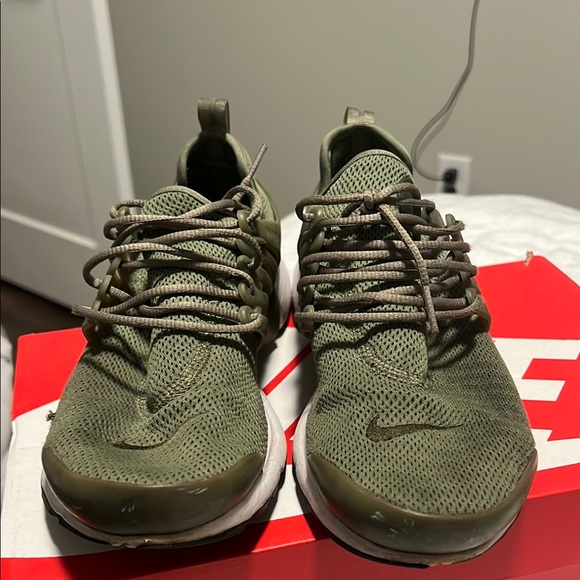 Nike Olive Green Sneakers with Breathable Fabric and Low-Top Design - Picture 5 of 5